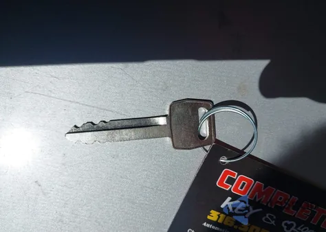 1992 Ford F150 из США, поврежденный, VIN 1FTCF15N5NKA78114